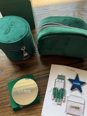 La Mer Emerald Green Velvet Travel Pouch set